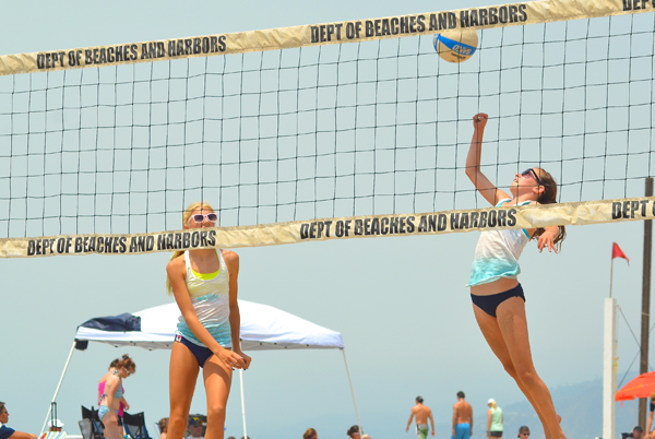 The local beach volleyball team of Robertson and Keara 