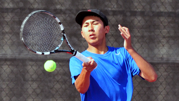 San Marcos' Kento Perera, the tournament's top seed, won two matches in straight sets on Monday.