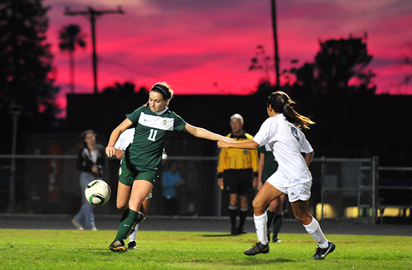 Santa Barbara High and Dos Pueblos battled under a colorful sunset in Tuesday's Channel League match. (Presidio Sports Photo)