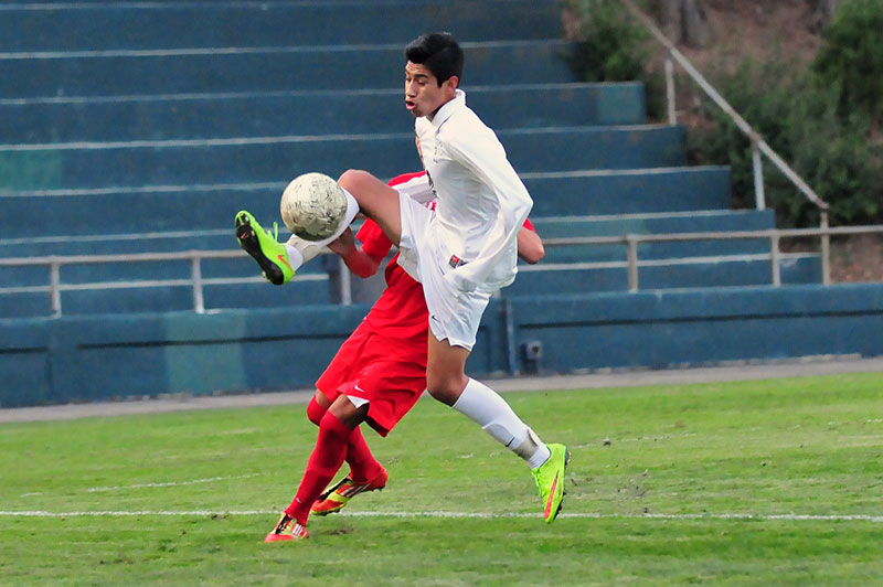 Santa Barbara's Celso Lagunas takes a ball from the air in Friday's game. 