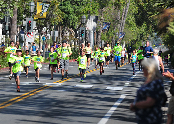 The Family Mile drew hundreds of runners from every generation.
