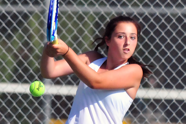 Singles player Eva Kershner was one of four freshmen making high school debuts for the Dons. (Presidio Sports Photo)